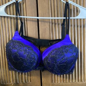 Victoria’s Secret very sexy plunge purple lace 38c push up bra